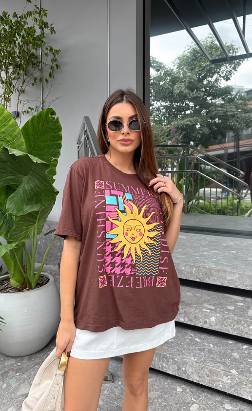 T-SHIRT OVERSIZED SUMMER BREEZE MARROM CHOCOLATE